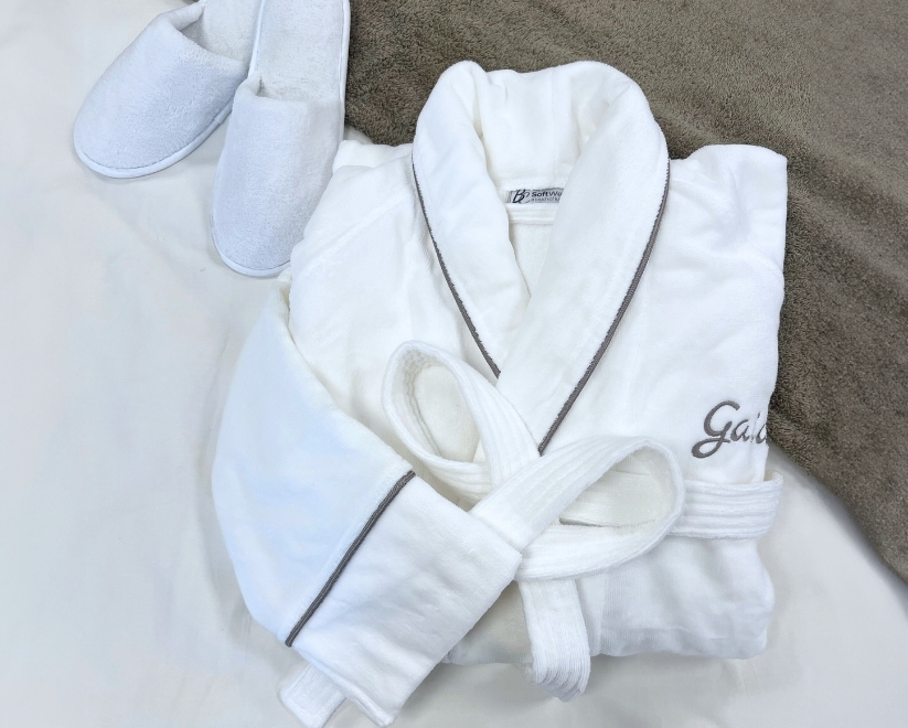 elegance-bathrobe-with-embroidery.jpg